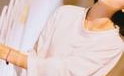 梁靖昆晒全家福